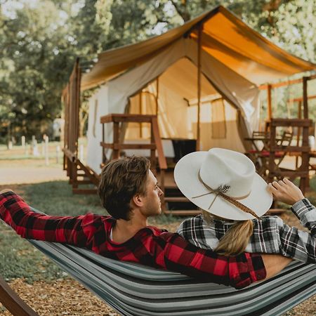 ホテル Wildhaven Sonoma Glamping ヒールズバーグ エクステリア 写真