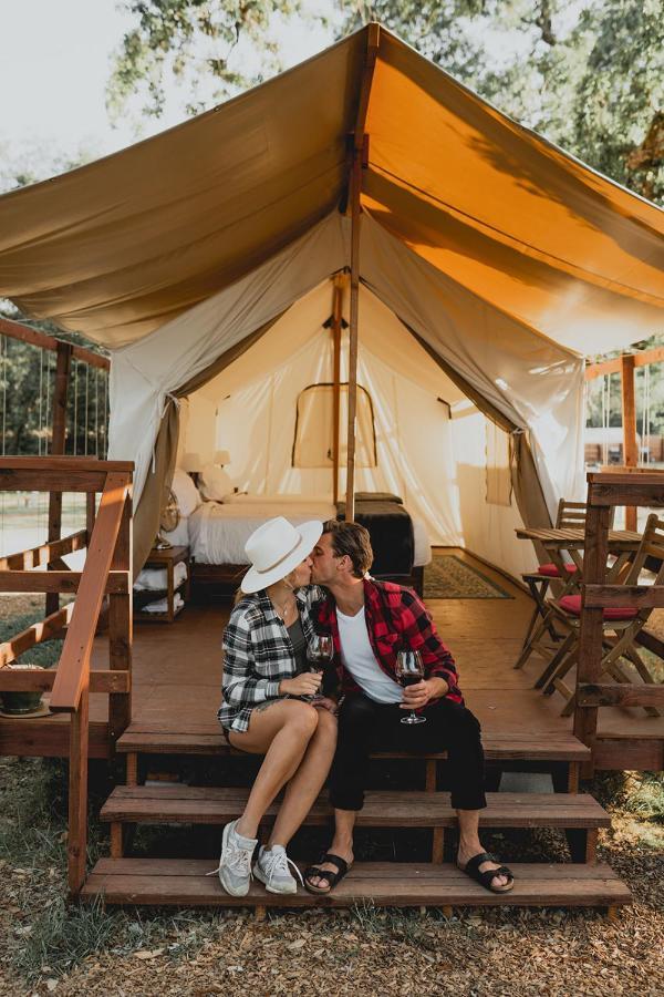 ホテル Wildhaven Sonoma Glamping ヒールズバーグ エクステリア 写真