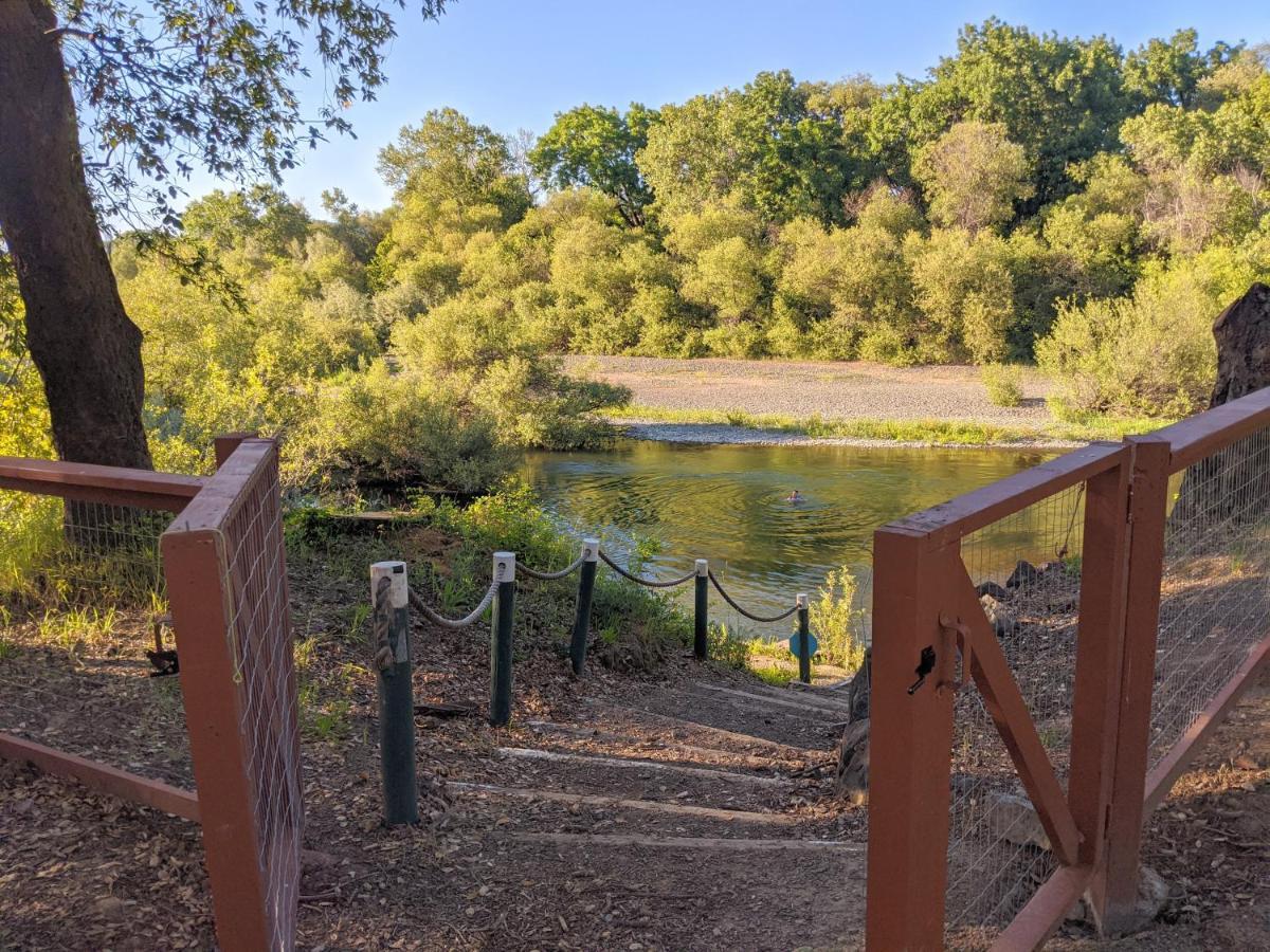 ホテル Wildhaven Sonoma Glamping ヒールズバーグ エクステリア 写真