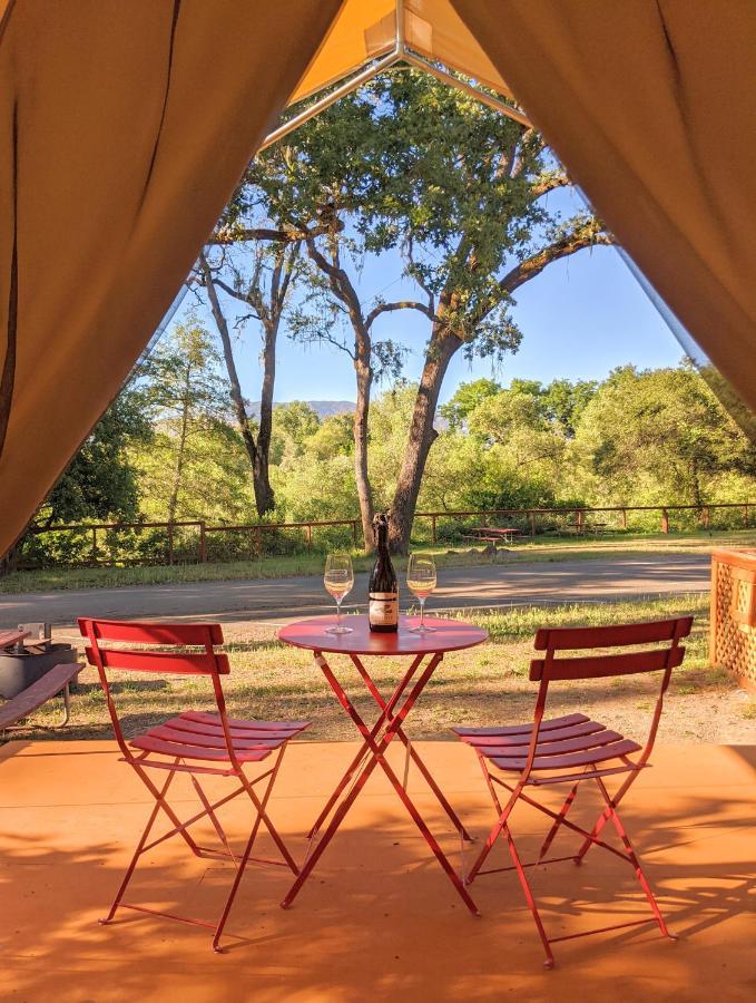 ホテル Wildhaven Sonoma Glamping ヒールズバーグ エクステリア 写真