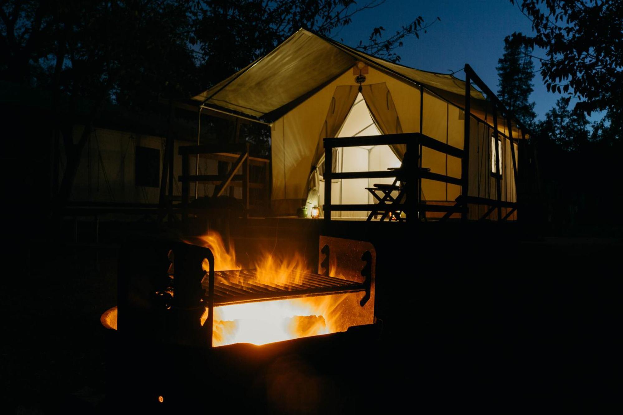 ホテル Wildhaven Sonoma Glamping ヒールズバーグ エクステリア 写真